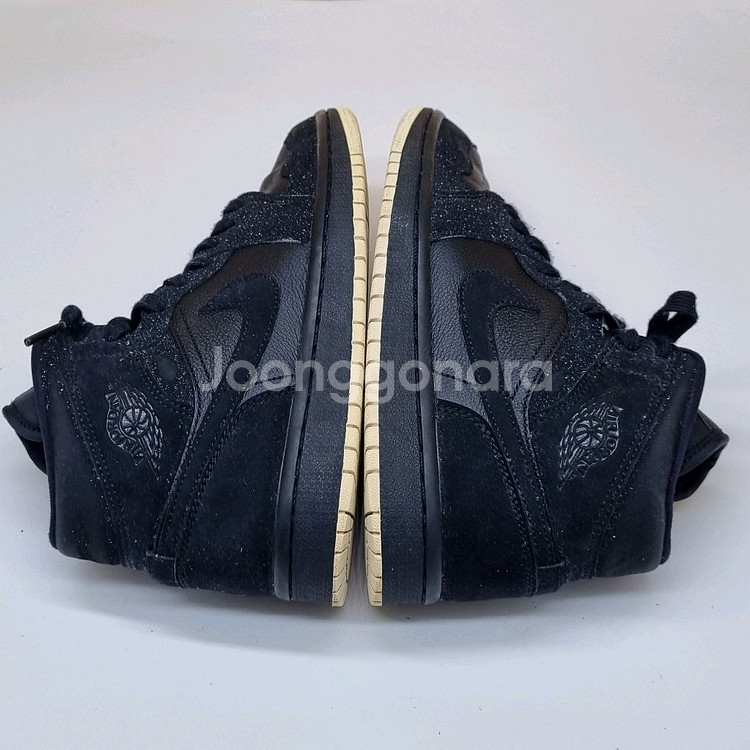 나이키 에어 조던 1 미드 올블랙235--2