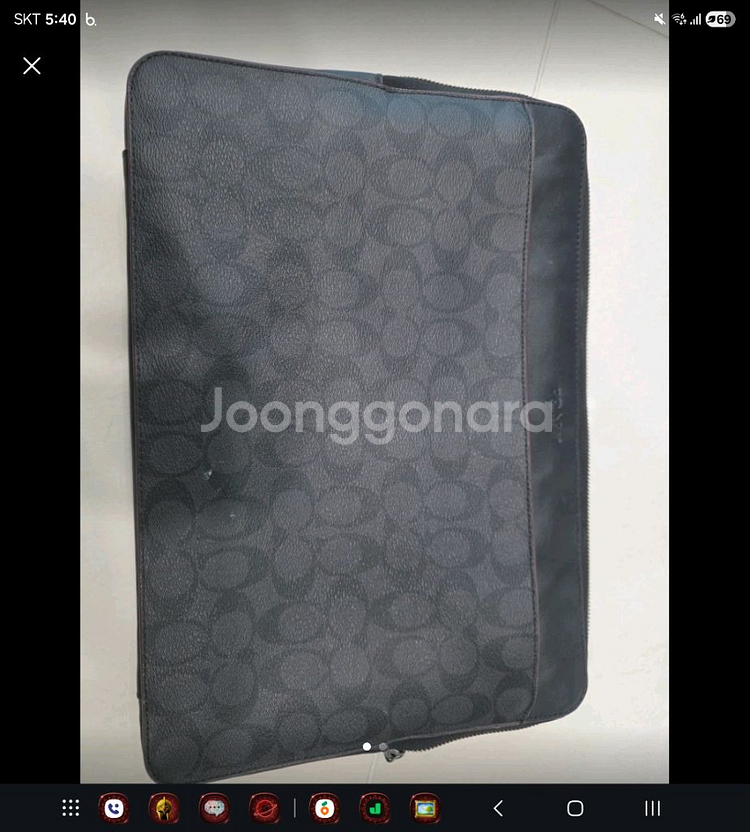 코치 블랙 시그니처 15인치 노트북파우치 팝니다--0