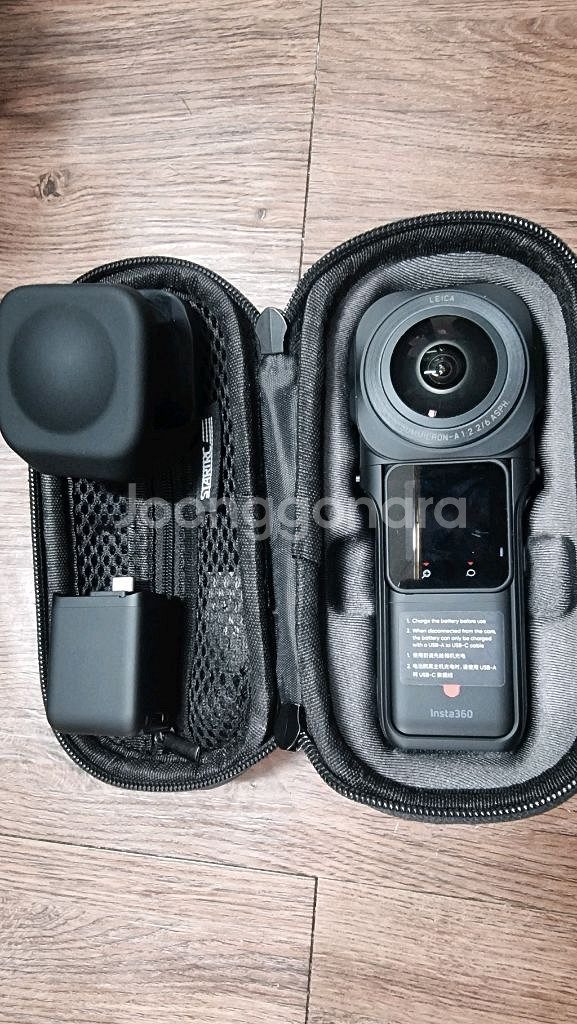 인스타360 최상위모델 360도 카메라,마이크등 풀셋--0