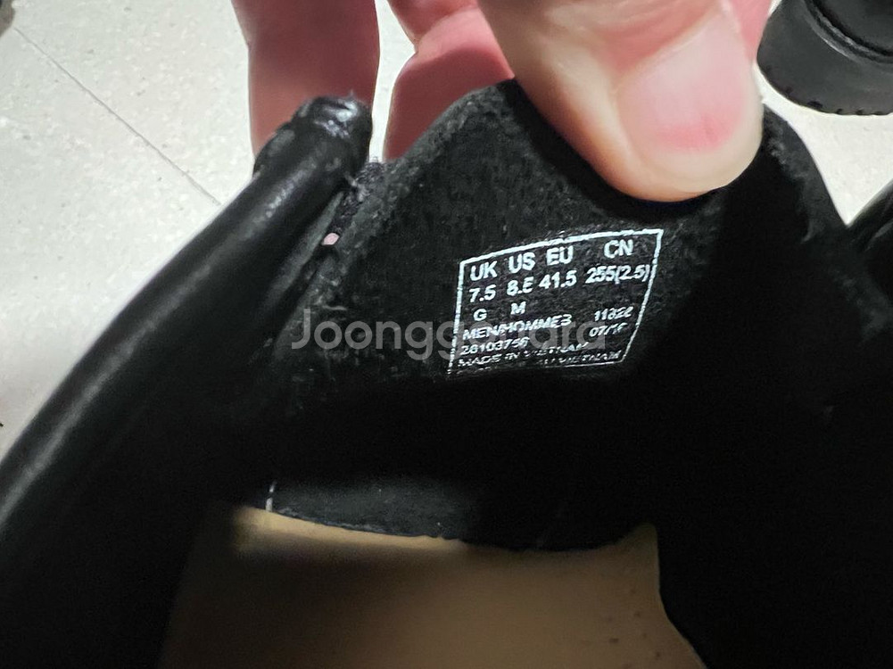 클락스 왈라비 블랙 7.5uk 260 팝니다--3
