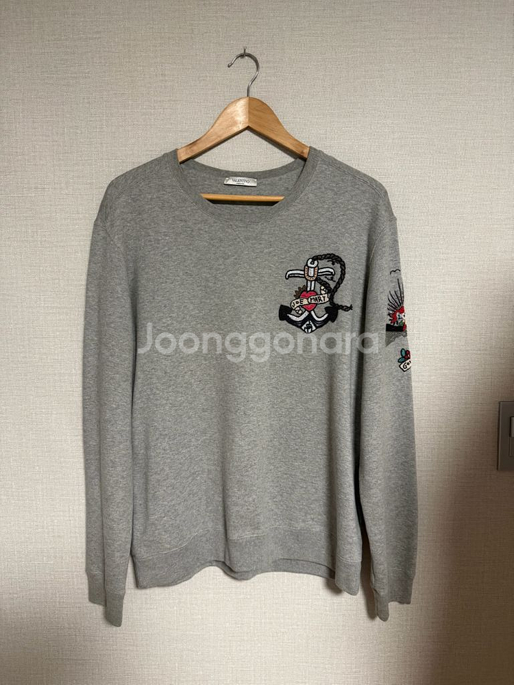 발렌티노 앵커 자수 맨투맨 그레이 L--0