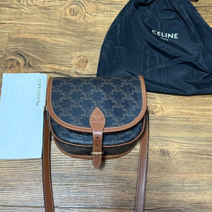 셀린느 트리옹프 캔버스 폴코백 미듐