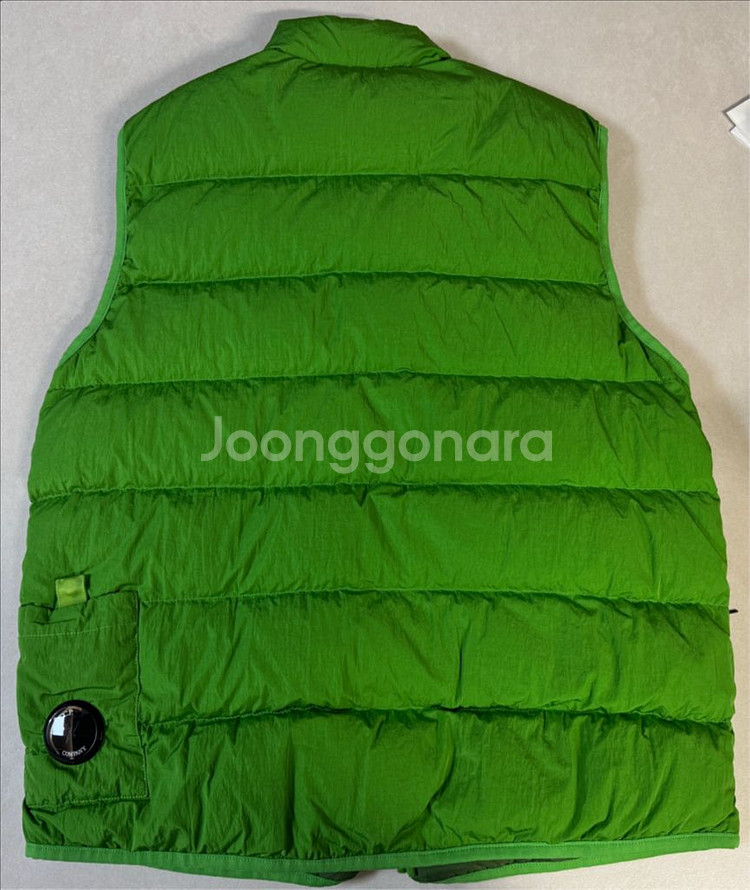cp컴퍼니 패딩조끼 판매합니다 (새상품)--5