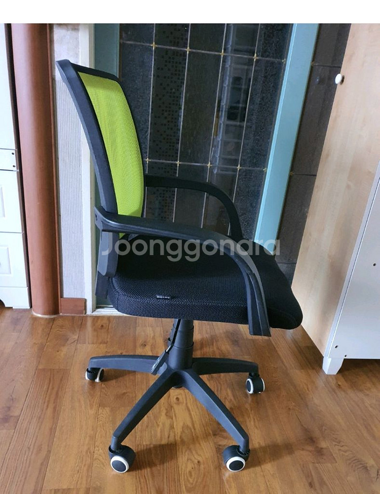 회전의자자세편하고튼튼하고바퀴잘작동되고예쁨저렴히1만2천원--3