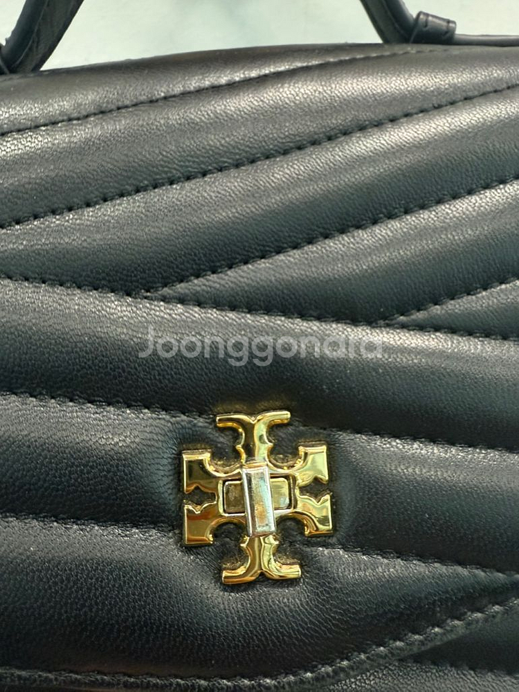 토리버치 키라 쉐브론 토트 숄더백--1
