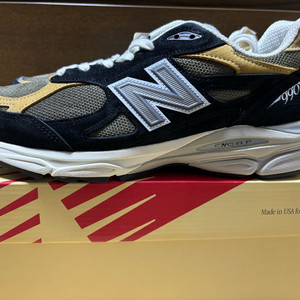 뉴발란스 990v3 새제품 285~290 사이즈 판매