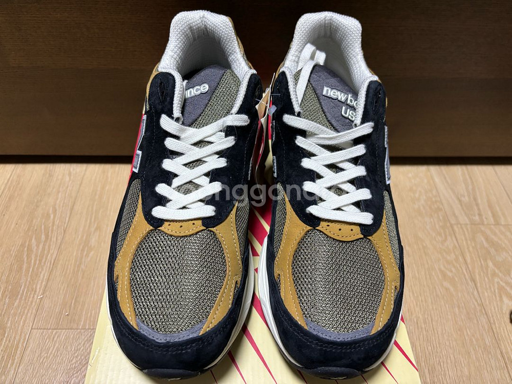 뉴발란스 990v3 새제품 285~290 사이즈 판매--1