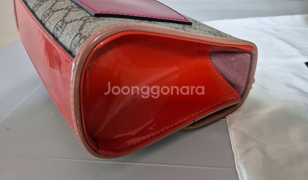 (보증서)구찌GG패드락미니체인숄더백 프라다루이비통샤넬--9