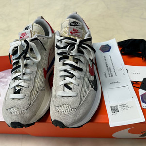 나이키 사카이 베이퍼와플 로얄 푸시아 270