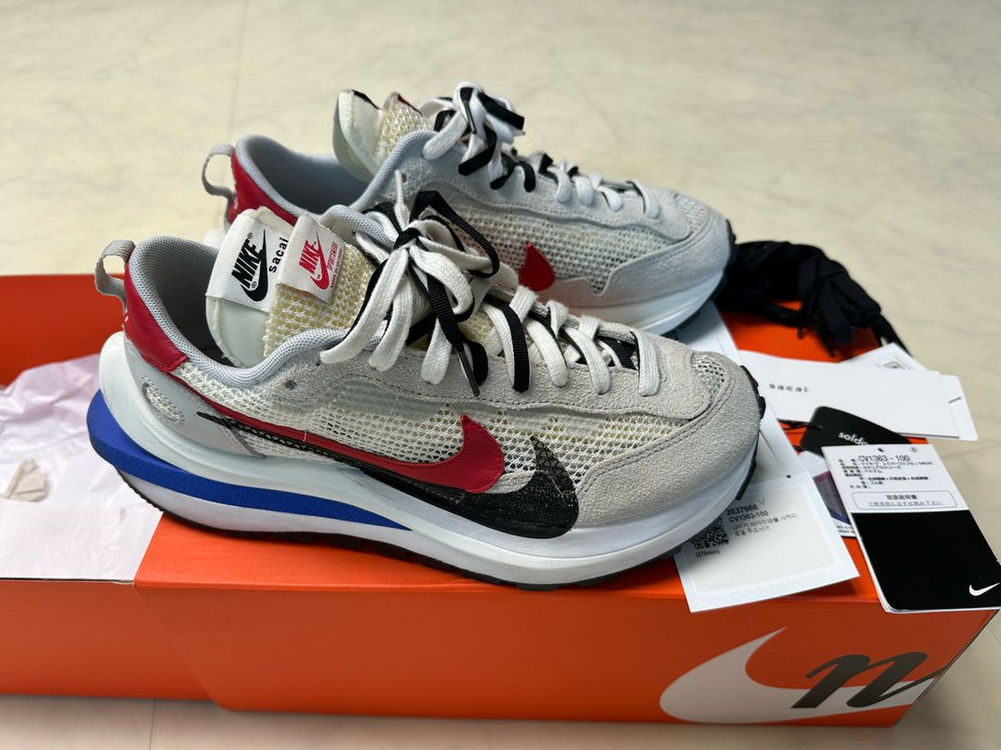 나이키 사카이 베이퍼와플 로얄 푸시아 270 이미지