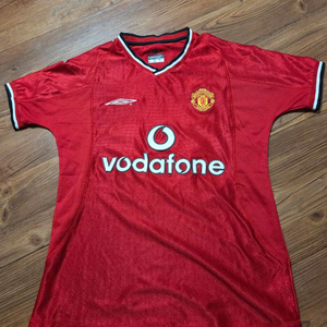 엄브로 맨유 보다폰 반팔 유니폼 반니스텔루이 마킹