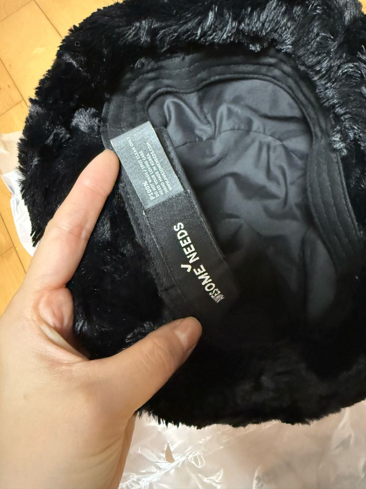 어썸니즈 LOW LAMPSHADE HAT 블랙--3