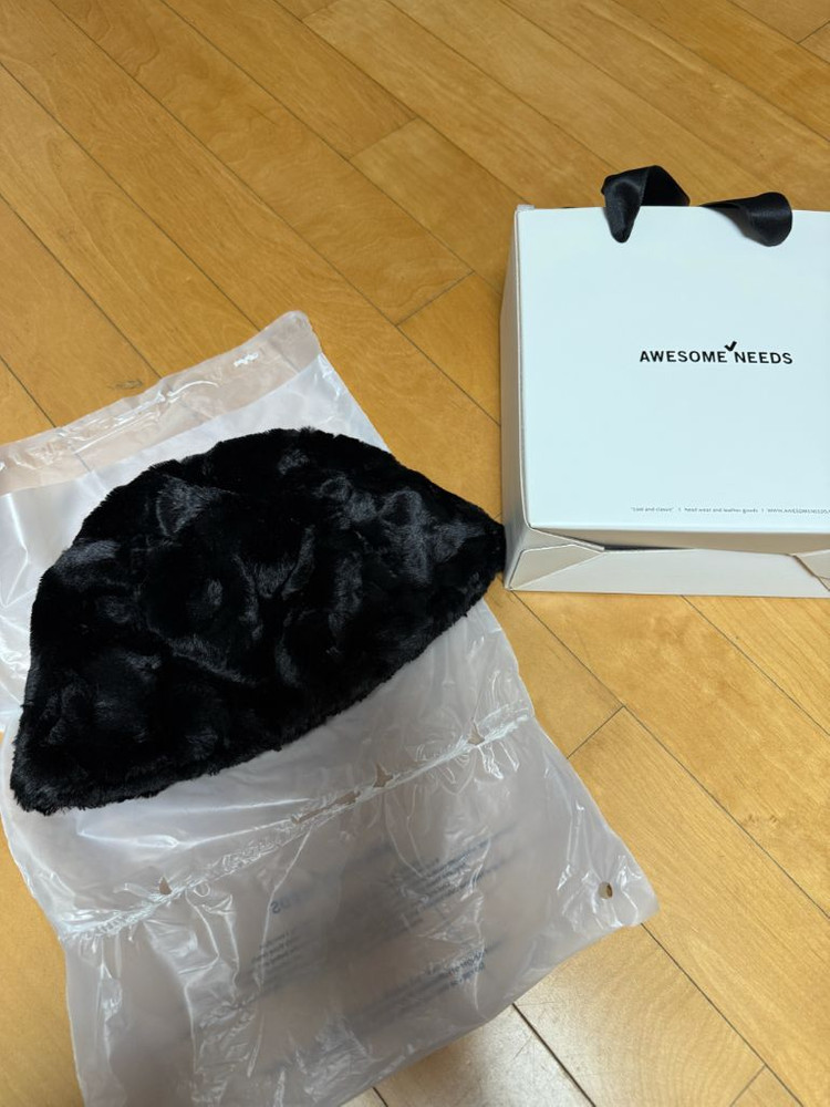 어썸니즈 LOW LAMPSHADE HAT 블랙--2