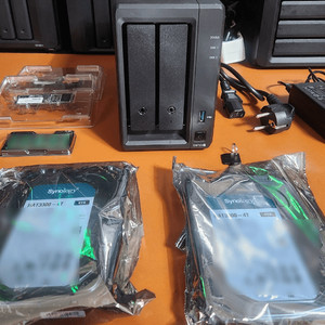 시놀로지DS723+램4G+HDD8TB+M.2 512G