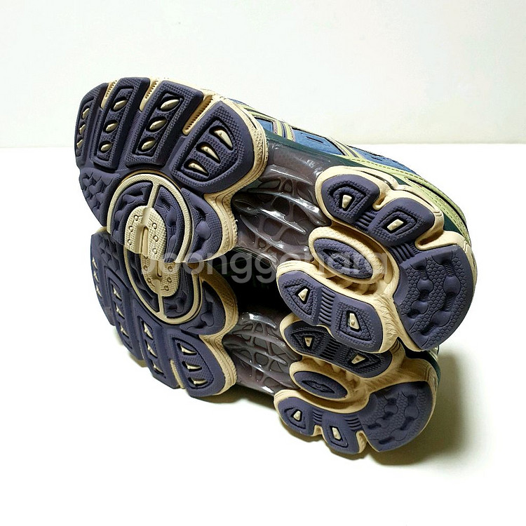 [새제품] 아식스 젤 님버스9 스톤워시/ 225--4