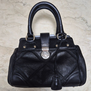 막스마라 블랙 가죽 핸드백