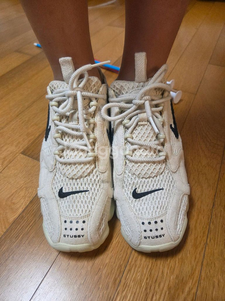 나이키스투시에어줌스피리돈--0