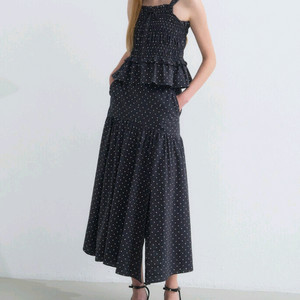 오즈세컨 도트슬리브 탑과 밴딩스커트셋트