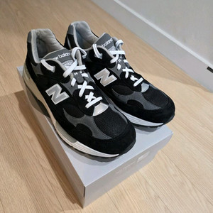 뉴발란스 992 블랙그레이 270