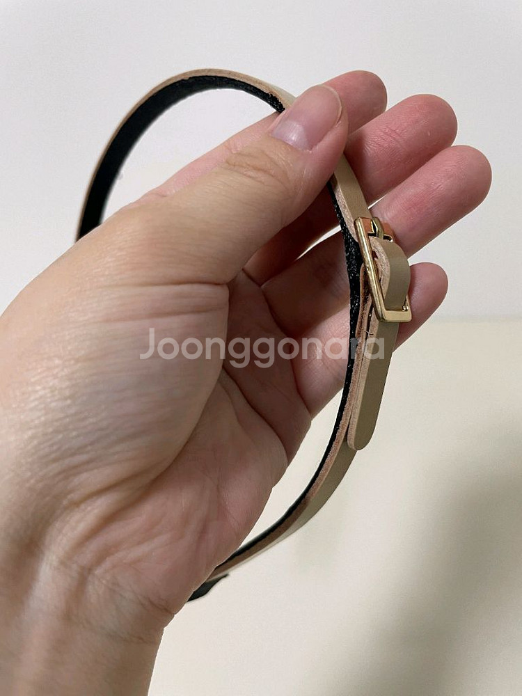 베이지 버클 포인트 헤어밴드--0