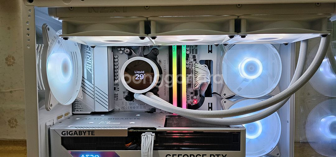 7800X3D 게이밍 본체 판매합니다--4