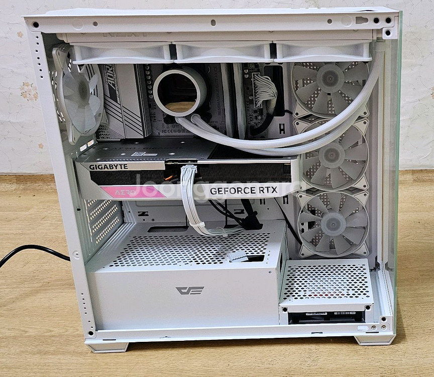 7800X3D 게이밍 본체 판매합니다--5