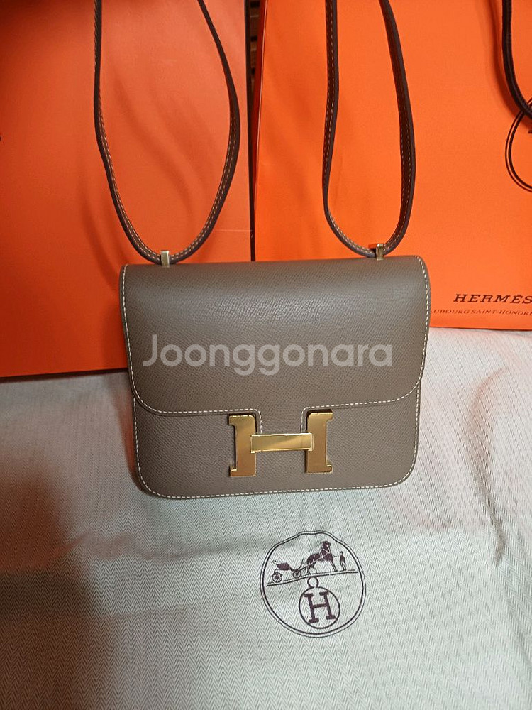 콘스탄스 18 에토프 금장 올수공 앱송가죽. 거울내장--0