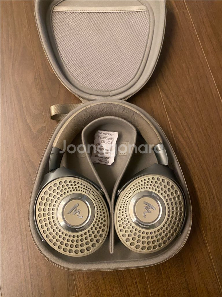 포칼베티스 듄 헤드폰--1