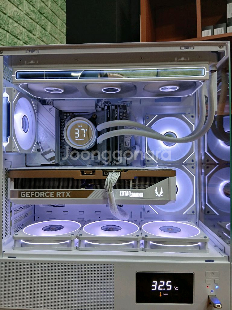 미사용 ) 9800X3D & RTX5070TI 컴퓨터--0