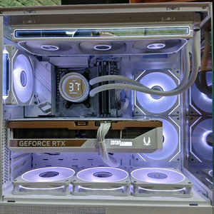 미사용 ) 9800X3D & RTX5070TI 컴퓨터