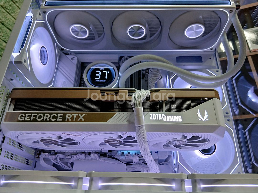 미사용 ) 9800X3D & RTX5070TI 컴퓨터--5