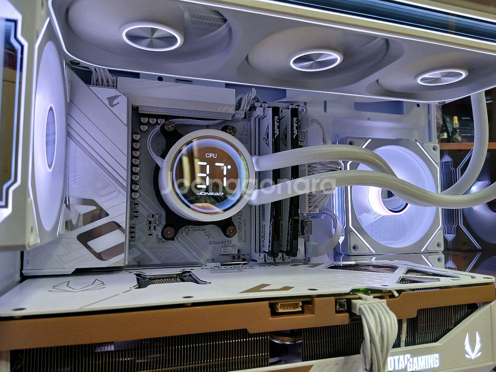 미사용 ) 9800X3D & RTX5070TI 컴퓨터--2