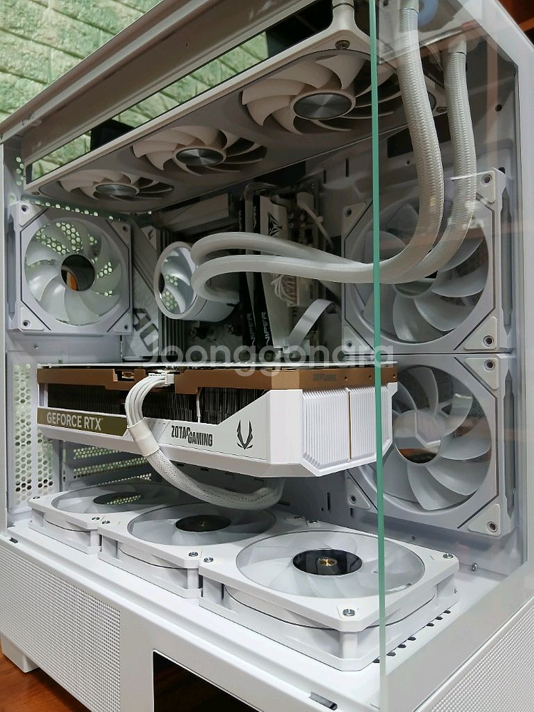 미사용 ) 9800X3D & RTX5070TI 컴퓨터--7