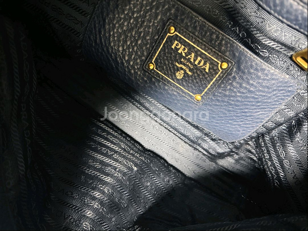 프라다 비텔로 다이노 사이드포켓 숄더백 정품--4