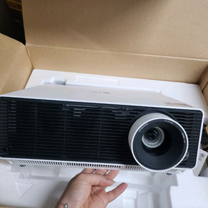 LG BU50NST 4K UHD 빔프로젝터(사용시간1