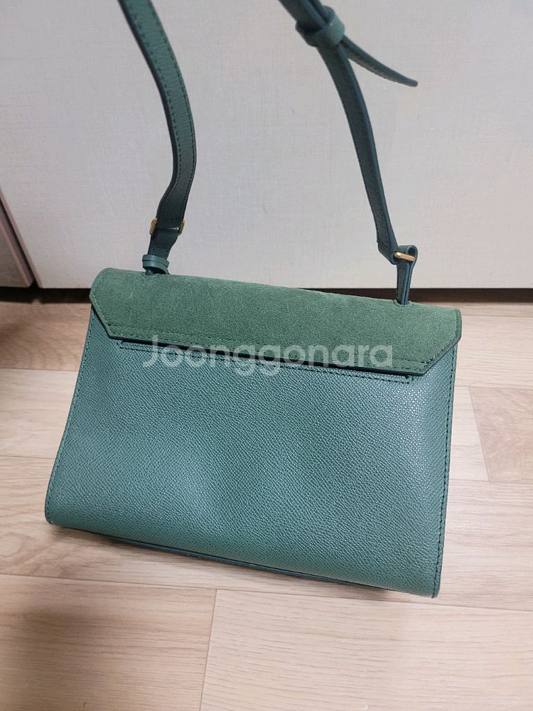 빈폴 스웨이드,가죽 크로스백 팝니다--3