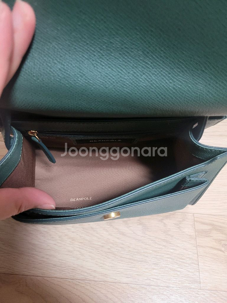 빈폴 스웨이드,가죽 크로스백 팝니다--8