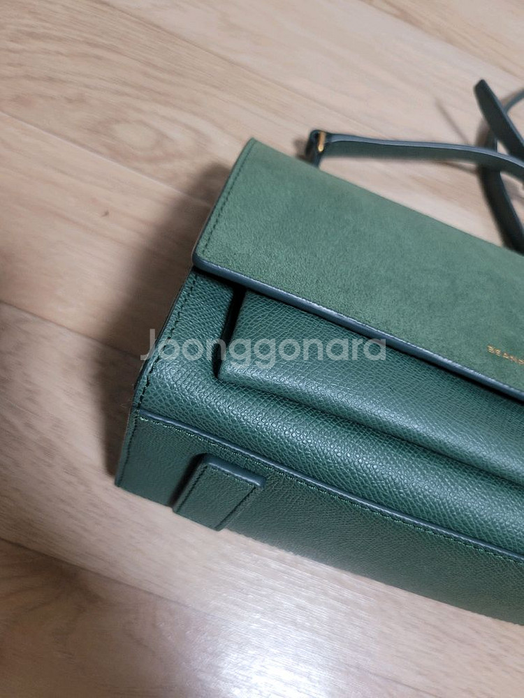 빈폴 스웨이드,가죽 크로스백 팝니다--7