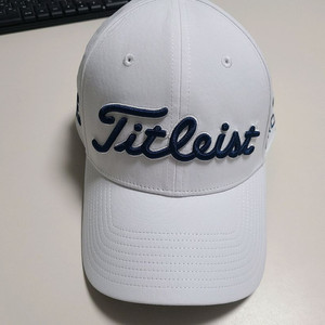 타이틀리스트 투어퍼포먼스 골프모자 팝니다.
