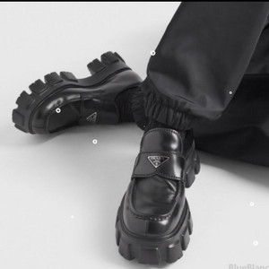 프라다 모놀리스 로퍼 블랙 (280)