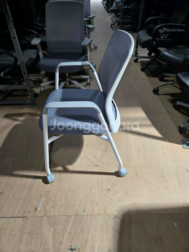 퍼시스 회의용 의자 판매합니다--1