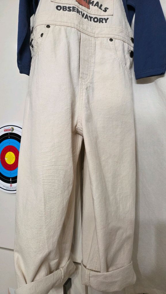 타오 멜빵바지&티셔츠 이미지