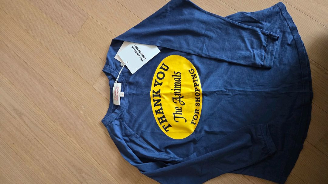 타오 멜빵바지&티셔츠 이미지