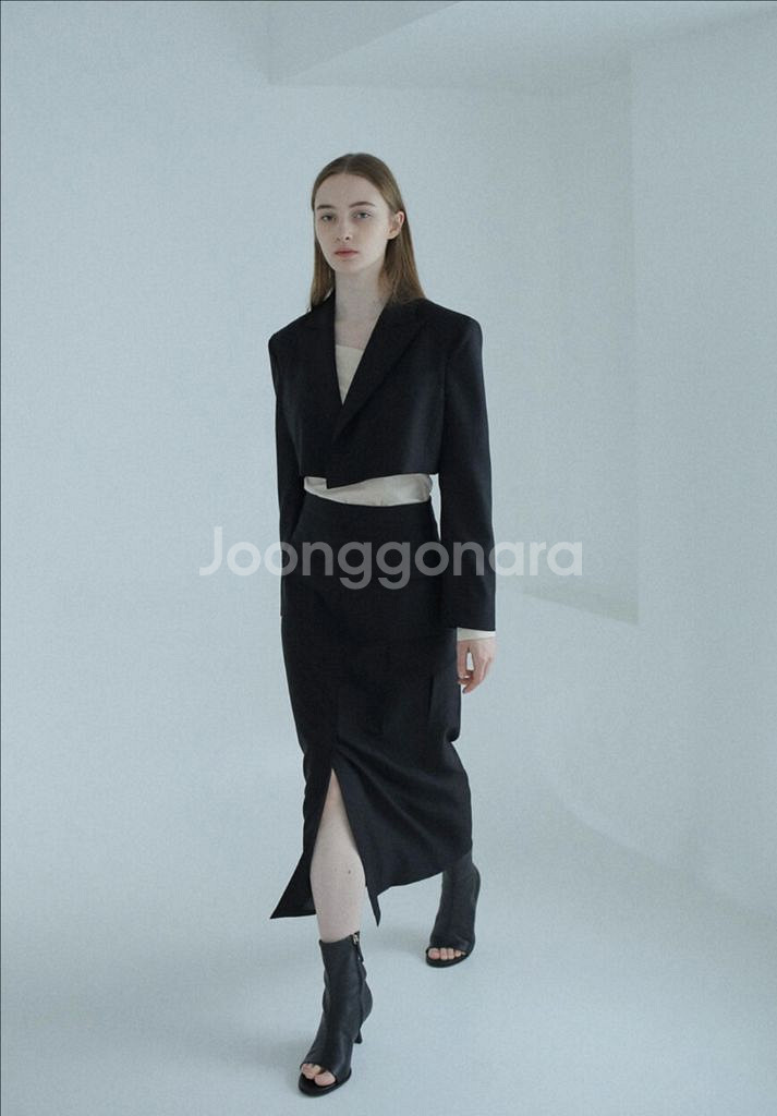 [단종/새상품] 폴앤앨리스 스트링 크롭 자켓--1