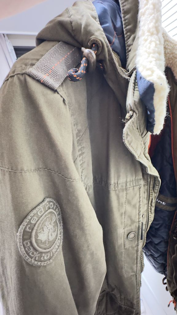 Series 시리즈 x redpoint 카키 점퍼105--2