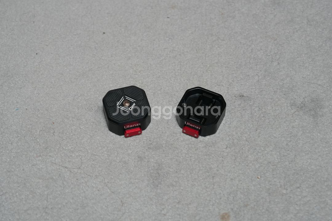 카메라 퀵릴리즈 플레이트 1개, 베이스 2개를 3만원에--1