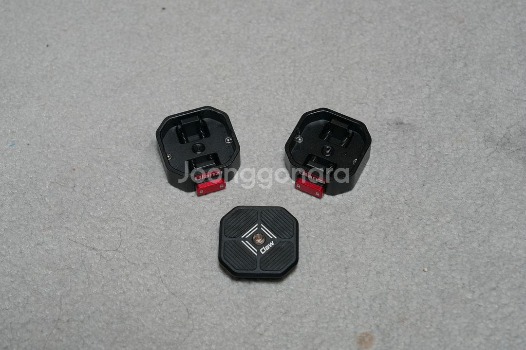 카메라 퀵릴리즈 플레이트 1개, 베이스 2개를 3만원에--0