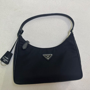 프라다 리나일론 호보백