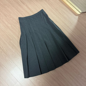 유니클로 와이드 플리츠 미디 스커트 / 다크 그레이 S