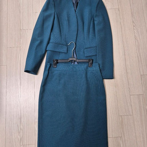 모조에스핀 치마정장